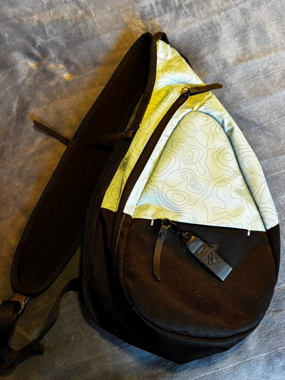 Sherpani Espirit Sling Bag